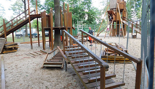 Neue Geräte auf dem Spielplatz am Waldweg