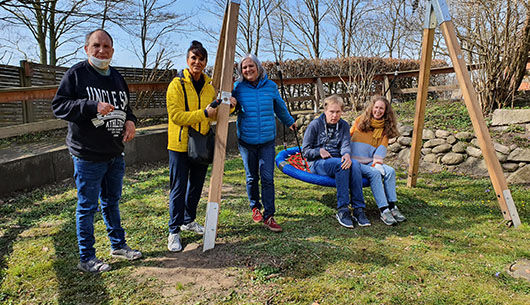 Raues Haus Kattendorf freut sich über Nestschaukelspende