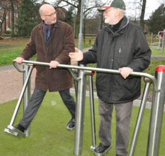 Neuer Fitnessparcours im Moorbekpark eröffnet