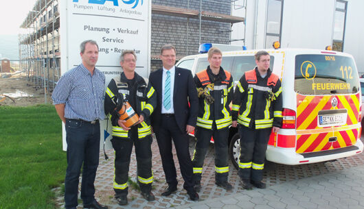 Spendenübergabe an die Freiwillige Feuerwehr