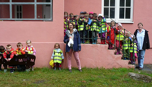 Die „Schmetterlinge“ auf dem Weg ins Rosa Scholl Haus