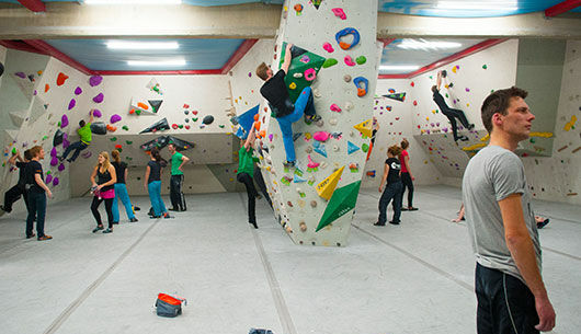 Bouldern für Einsteiger mit der Volkshochschule Quickborn