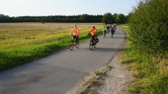 Rund 40 Interessierte bei der Klimaschutz-Radtour