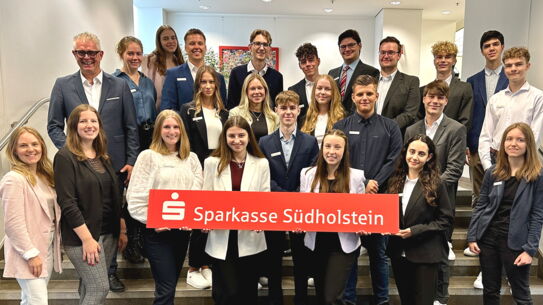 Sparkasse Südholstein begrüßt 21 neue Auszubildende