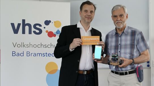 Lerncampus@vhs Sommer´24: Junge Tüftler bauen Roboterautos