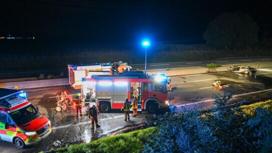 Schwerer Unfall auf der A7 - Fahrer zunächst nicht auffindbar