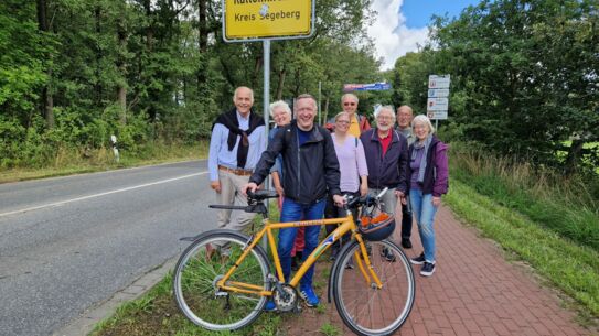 Fahrradtour durch Kaltenkirchen: Kolja Olef setzt sich für sichere Verkehrswege ein